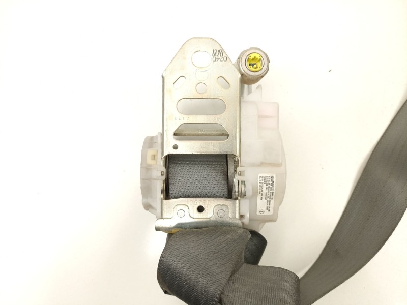 Recambio de cinturon seguridad delantero derecho para toyota prius zvw30 prius advance referencia OEM IAM 7321047141B1  