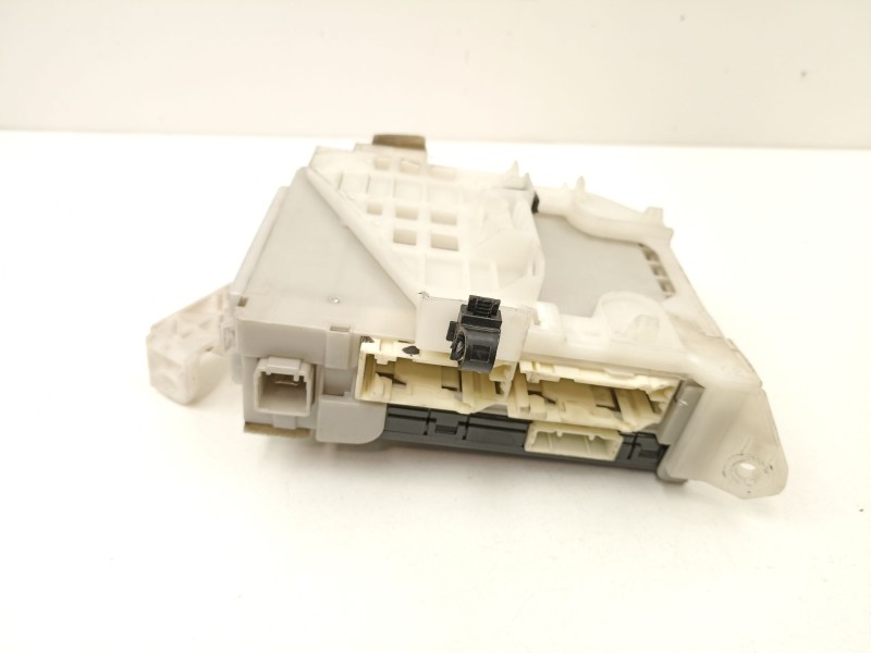 Recambio de bsi para toyota prius zvw30 prius advance referencia OEM IAM 8273047451  8922147110