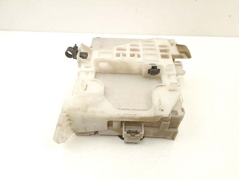 Recambio de bsi para toyota prius zvw30 prius advance referencia OEM IAM 8273047451  8922147110