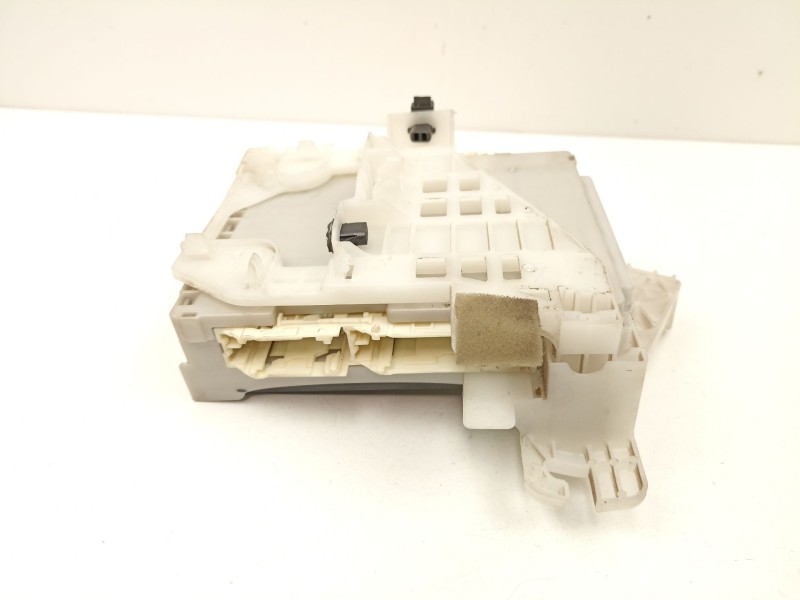 Recambio de bsi para toyota prius zvw30 prius advance referencia OEM IAM 8273047451  8922147110