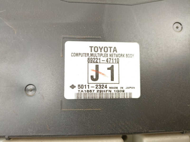 Recambio de bsi para toyota prius zvw30 prius advance referencia OEM IAM 8273047451  8922147110