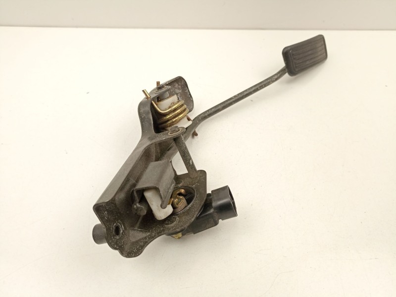 Recambio de potenciometro aceleracion para toyota prius (nhw11) 1.5 16v cat referencia OEM IAM 7801047030  