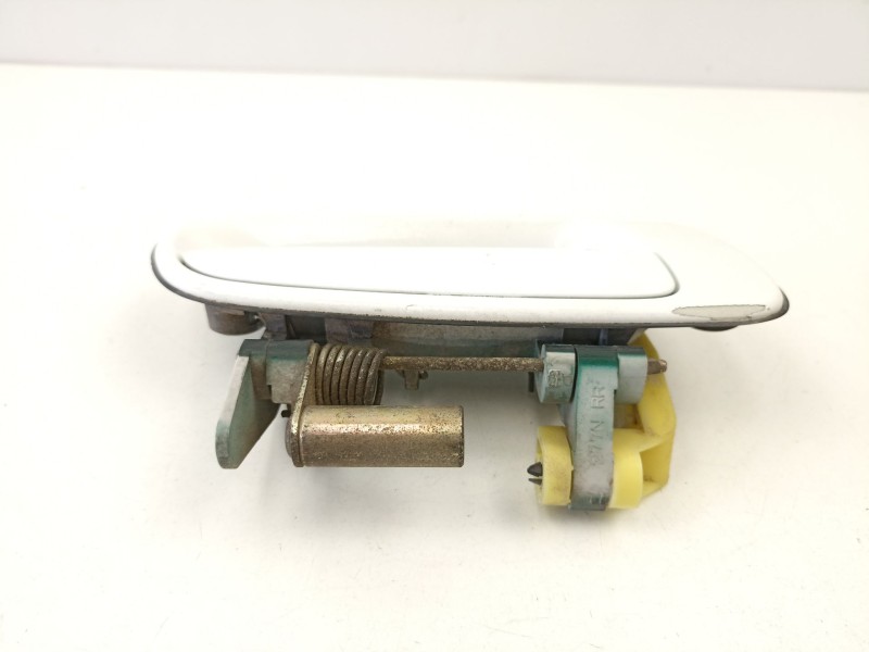 Recambio de manilla trasera derecha para toyota prius (nhw11) 1.5 16v cat referencia OEM IAM 42313010180  