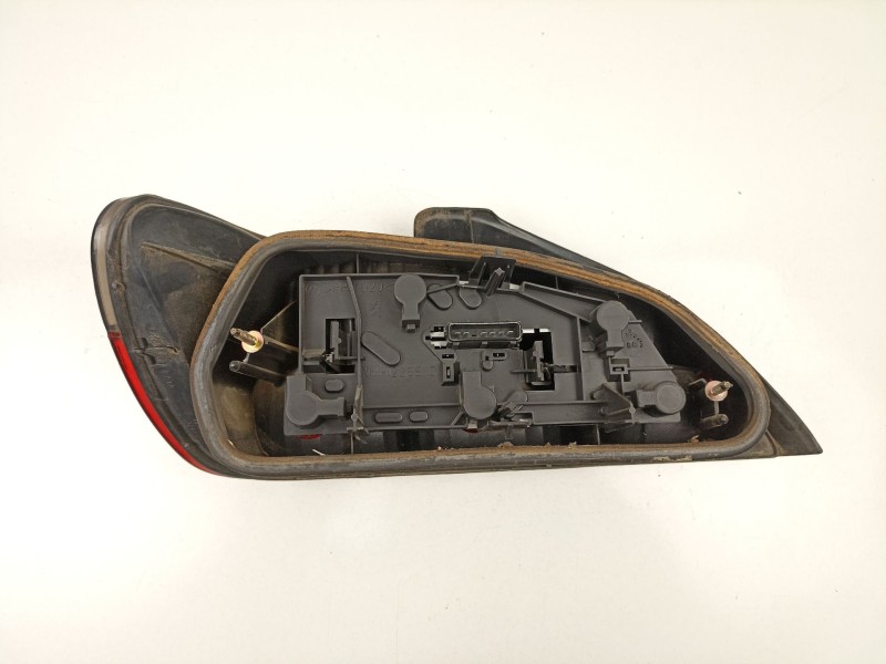 Recambio de piloto trasero derecho para peugeot 406 (8b) 2.1 td 12v referencia OEM IAM 6351E8  