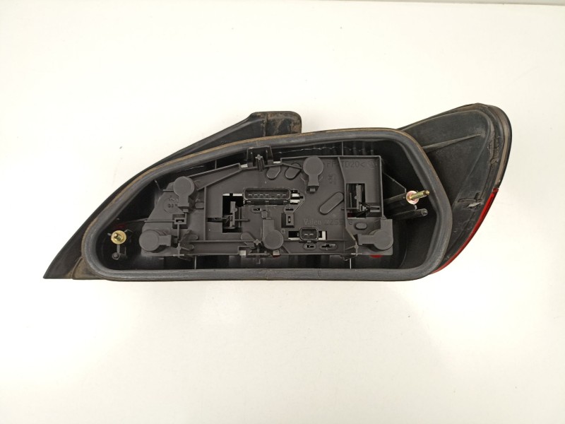 Recambio de piloto trasero izquierdo para peugeot 406 (8b) 2.1 td 12v referencia OEM IAM 6350E8  