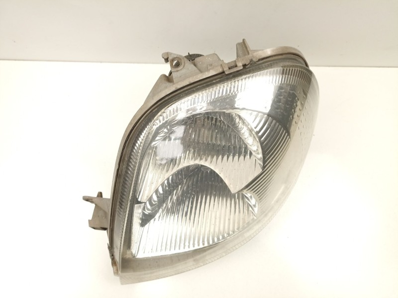 Recambio de faro izquierdo para renault master ii furgoneta (fd) 2.5 dci referencia OEM IAM 8200163516  