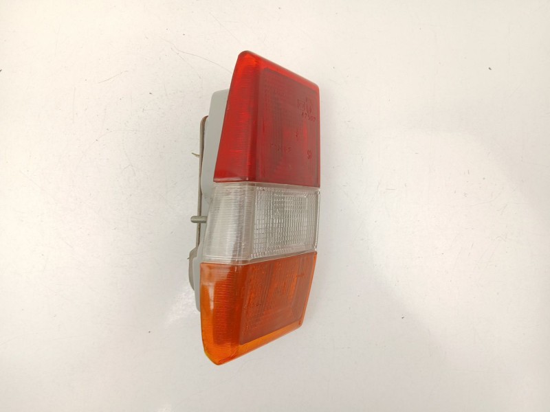 Recambio de piloto trasero izquierdo para ford fiesta ii (fbd) 1.1 (fbd) referencia OEM IAM 84FG13A603AA  