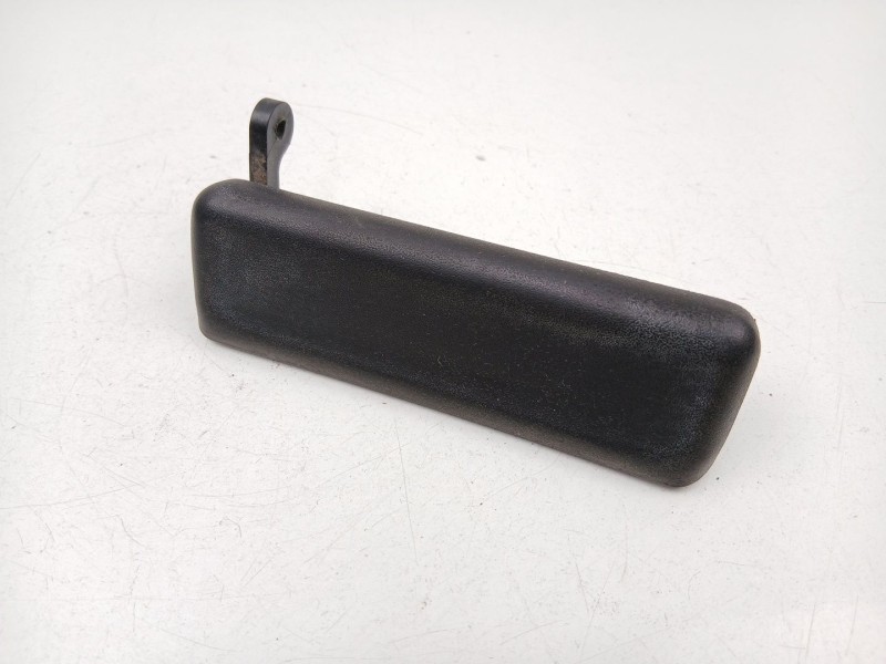 Recambio de manilla delantera derecha para ford fiesta ii (fbd) 1.1 (fbd) referencia OEM IAM 83BBA22400AB  