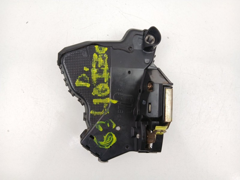 Recambio de cerradura puerta delantera izquierda para toyota avensis 2.0 g referencia OEM IAM 6904002151  