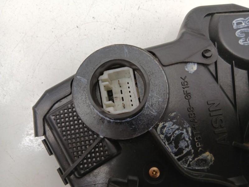 Recambio de cerradura puerta delantera derecha para toyota avensis 2.0 g referencia OEM IAM 6903002161  