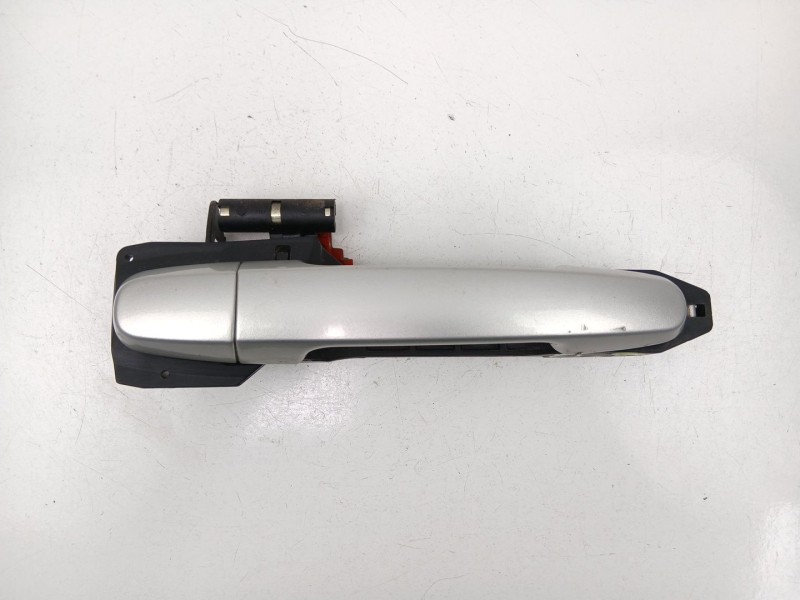 Recambio de manilla delantera derecha para toyota avensis 2.0 g referencia OEM IAM 6920105060  