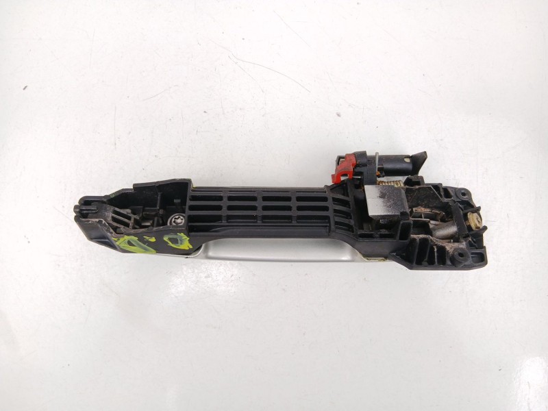 Recambio de manilla delantera derecha para toyota avensis 2.0 g referencia OEM IAM 6920105060  