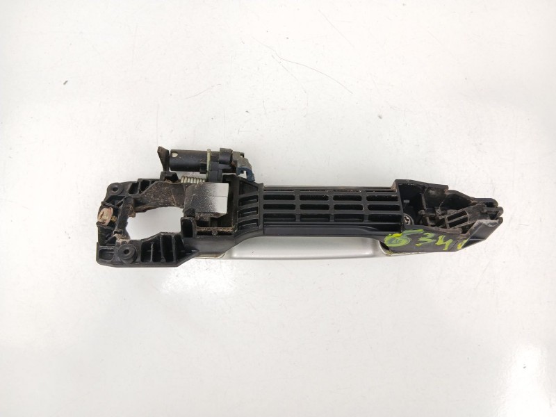 Recambio de manilla delantera izquierda para toyota avensis 2.0 g referencia OEM IAM 6920205020  