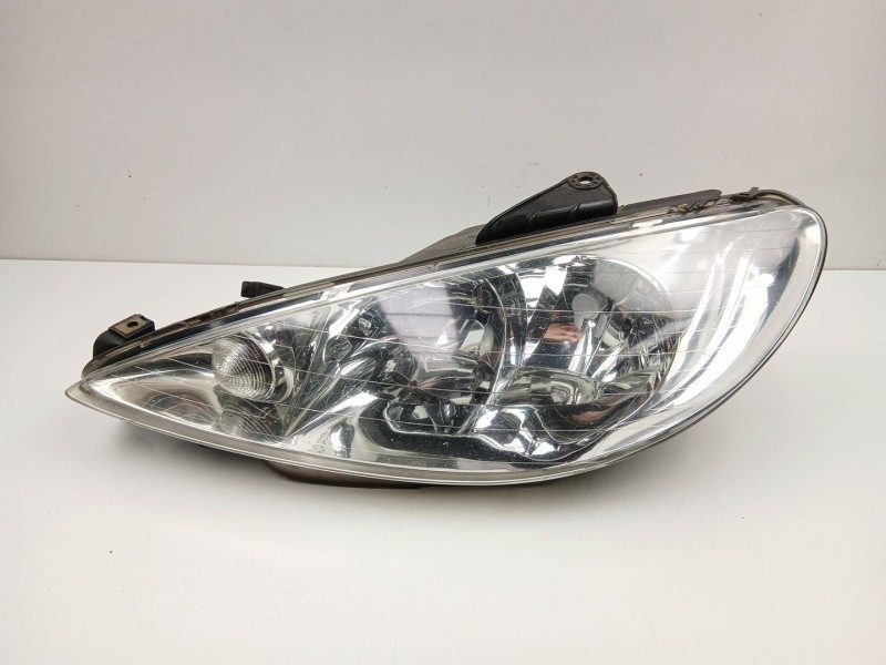Recambio de faro izquierdo para peugeot 206 hatchback (2a/c) 1.4 hdi eco 70 referencia OEM IAM 9628666880  