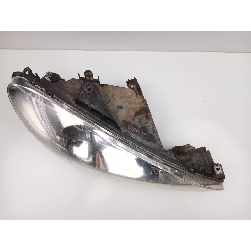 Recambio de faro derecho para peugeot 206 hatchback (2a/c) 1.4 hdi eco 70 referencia OEM IAM 6205S9  