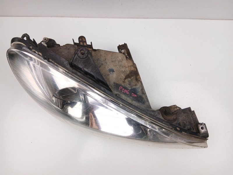 Recambio de faro derecho para peugeot 206 hatchback (2a/c) 1.4 hdi eco 70 referencia OEM IAM 6205S9  