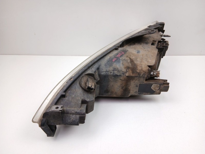 Recambio de faro derecho para peugeot 206 hatchback (2a/c) 1.4 hdi eco 70 referencia OEM IAM 6205S9  