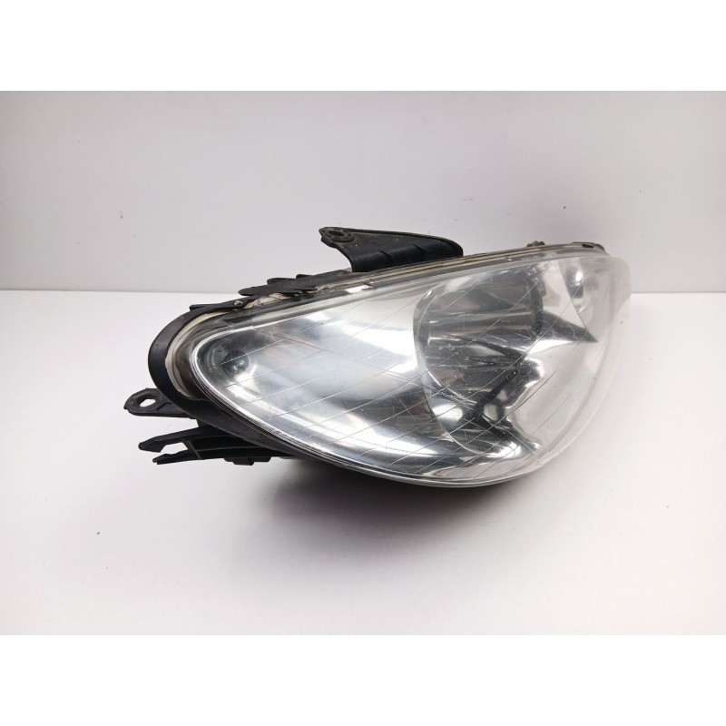 Recambio de faro derecho para peugeot 206 hatchback (2a/c) 1.4 hdi eco 70 referencia OEM IAM 6205S9  