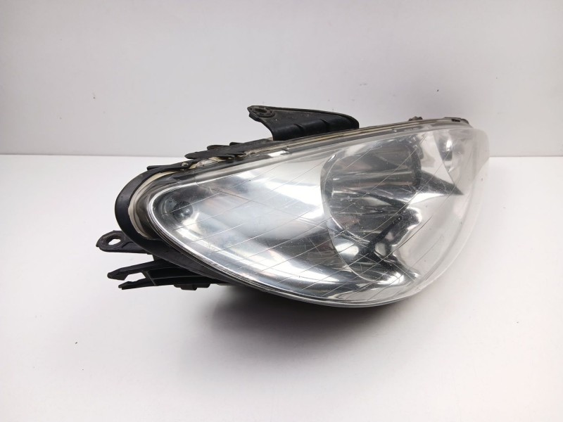 Recambio de faro derecho para peugeot 206 hatchback (2a/c) 1.4 hdi eco 70 referencia OEM IAM 6205S9  
