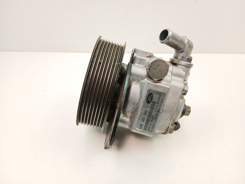 Recambio de bomba direccion para land rover discovery iii (l319) 2.7 td 4x4 referencia OEM IAM QVB500660  