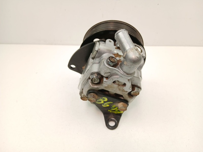 Recambio de bomba direccion para land rover discovery iii (l319) 2.7 td 4x4 referencia OEM IAM QVB500660  