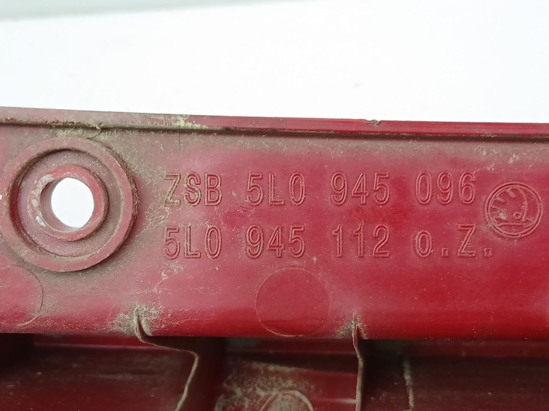 Recambio de piloto trasero derecho para skoda yeti (5l) 2.0 tdi 4x4 referencia OEM IAM 5L0945112  5L0945096