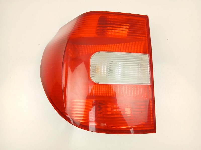 Recambio de piloto trasero izquierdo para skoda yeti (5l) 2.0 tdi 4x4 referencia OEM IAM 5L0945111  5L0945095