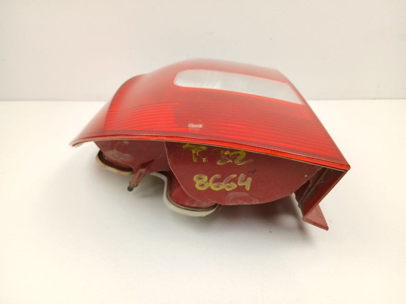 Recambio de piloto trasero izquierdo para skoda yeti (5l) 2.0 tdi 4x4 referencia OEM IAM 5L0945111  5L0945095