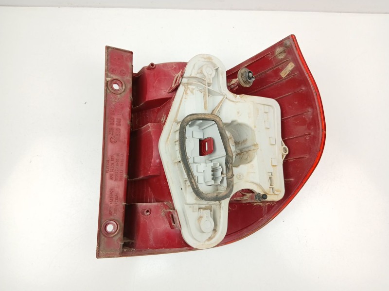 Recambio de piloto trasero izquierdo para skoda yeti (5l) 2.0 tdi 4x4 referencia OEM IAM 5L0945111  5L0945095