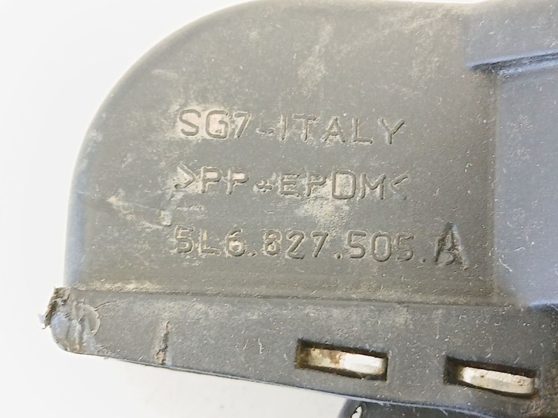 Recambio de cerradura maletero porton para skoda yeti (5l) 2.0 tdi 4x4 referencia OEM IAM 5L6827505A  