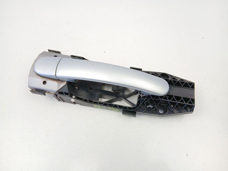 Recambio de manilla trasera derecha para skoda yeti (5l) 2.0 tdi 4x4 referencia OEM IAM 3T0837885D  