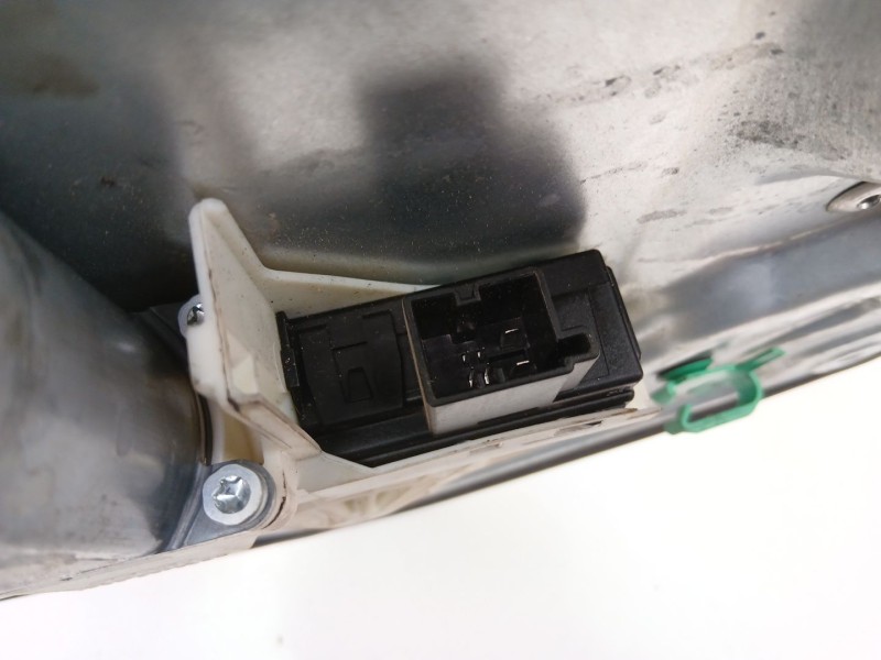 Recambio de elevalunas delantero derecho para skoda yeti (5l) 2.0 tdi 4x4 referencia OEM IAM 5L0837402  