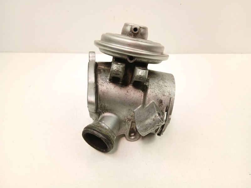 Recambio de valvula egr para mercedes-benz clase c (w203) c 220 cdi (203.006) referencia OEM IAM A6110900754  