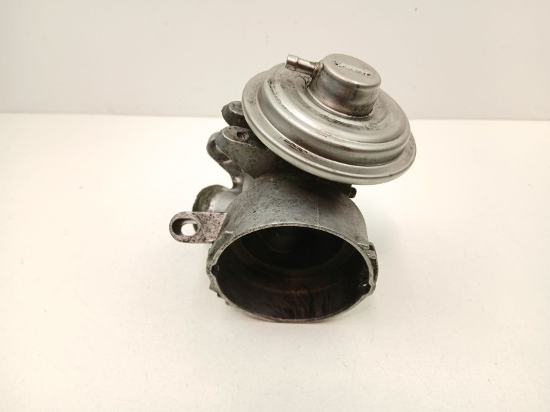 Recambio de valvula egr para mercedes-benz clase c (w203) c 220 cdi (203.006) referencia OEM IAM A6110900754  
