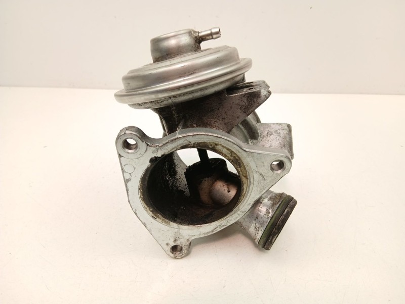 Recambio de valvula egr para mercedes-benz clase c (w203) c 220 cdi (203.006) referencia OEM IAM A6110900754  