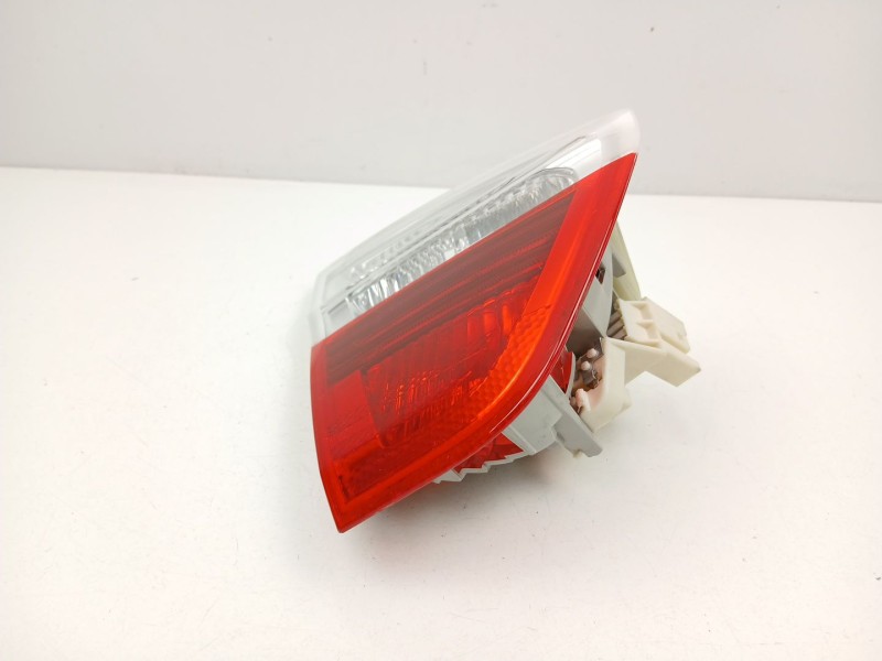 Recambio de piloto porton izquierdo para bmw 3 (e90) 320 i referencia OEM IAM 6937459  