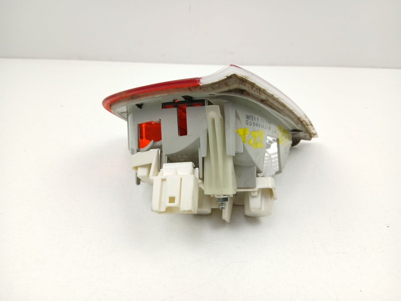 Recambio de piloto porton izquierdo para bmw 3 (e90) 320 i referencia OEM IAM 6937459  