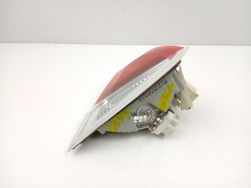 Recambio de piloto porton derecho para bmw 3 (e90) 320 i referencia OEM IAM 6937460  