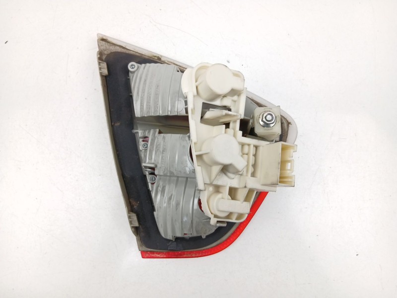 Recambio de piloto porton derecho para bmw 3 (e90) 320 i referencia OEM IAM 6937460  