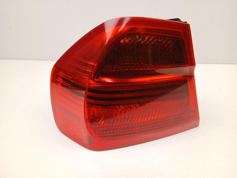 Recambio de piloto trasero izquierdo para bmw 3 (e90) 320 i referencia OEM IAM 6937457  