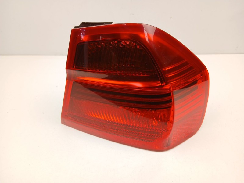 Recambio de piloto trasero derecho para bmw 3 (e90) 320 i referencia OEM IAM 6937458  