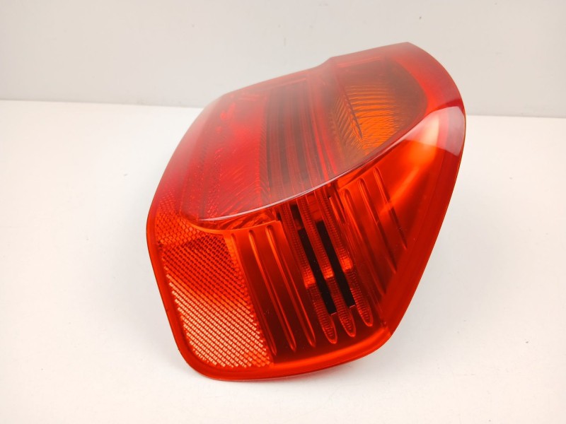 Recambio de piloto trasero derecho para bmw 3 (e90) 320 i referencia OEM IAM 6937458  