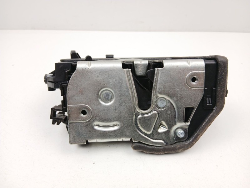 Recambio de cerradura puerta trasera derecha para bmw 3 (e90) 320 i referencia OEM IAM 7060296  