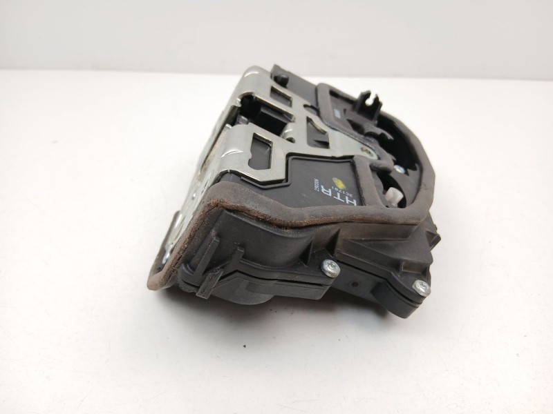 Recambio de cerradura puerta trasera derecha para bmw 3 (e90) 320 i referencia OEM IAM 7060296  
