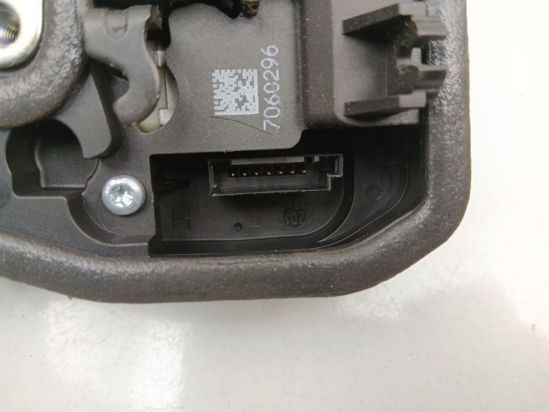 Recambio de cerradura puerta trasera derecha para bmw 3 (e90) 320 i referencia OEM IAM 7060296  