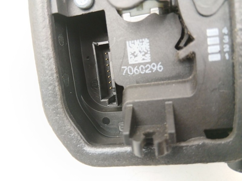 Recambio de cerradura puerta trasera derecha para bmw 3 (e90) 320 i referencia OEM IAM 7060296  