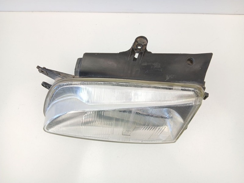 Recambio de faro izquierdo para peugeot partner 1.9 d referencia OEM IAM 6204P8  