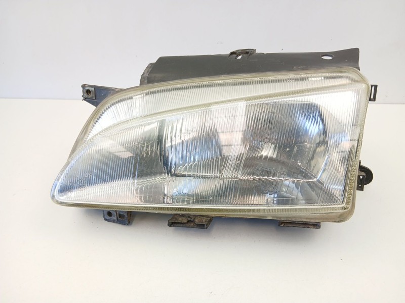 Recambio de faro izquierdo para peugeot partner 1.9 d referencia OEM IAM 6204P8  
