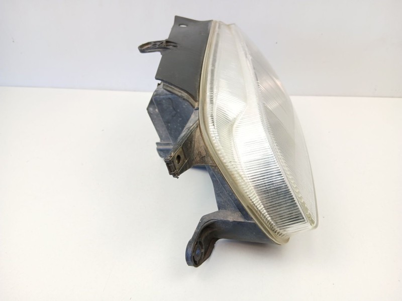 Recambio de faro izquierdo para peugeot partner 1.9 d referencia OEM IAM 6204P8  