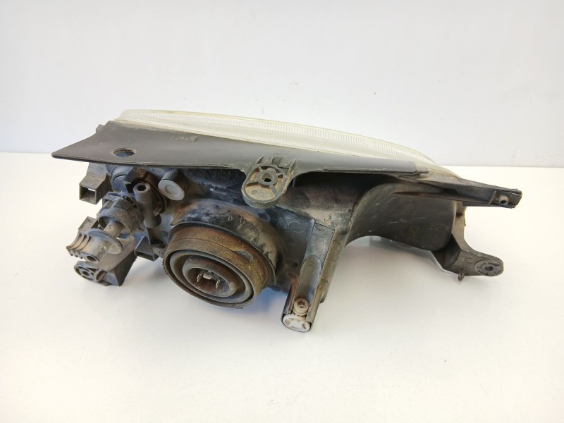 Recambio de faro izquierdo para peugeot partner 1.9 d referencia OEM IAM 6204P8  